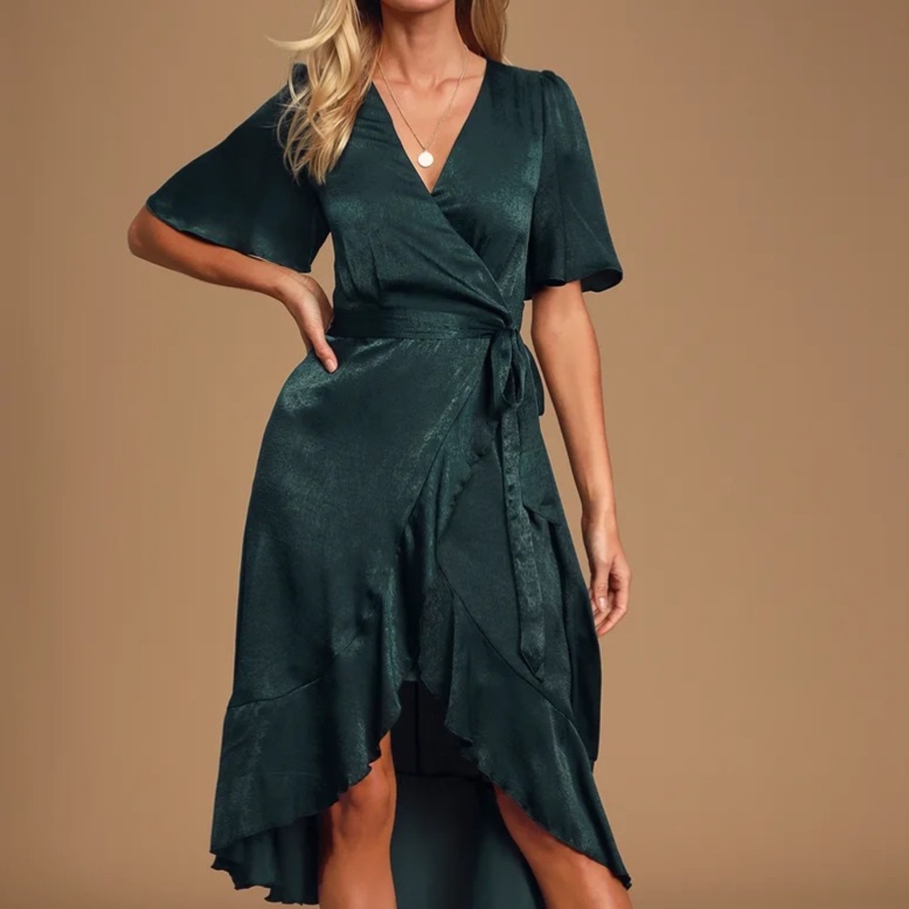 NWT! Lulus Wrapped Up In Love Satin Midi Dress